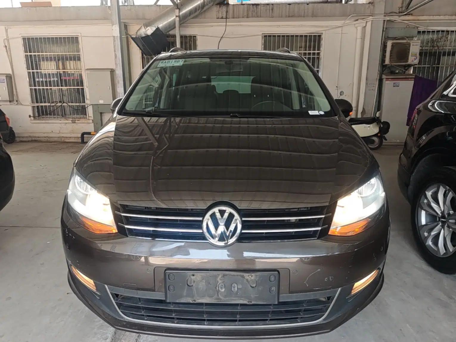 Volkswagen Sharan 2014 2.0 TSI Standard Model — миниатюра 2
