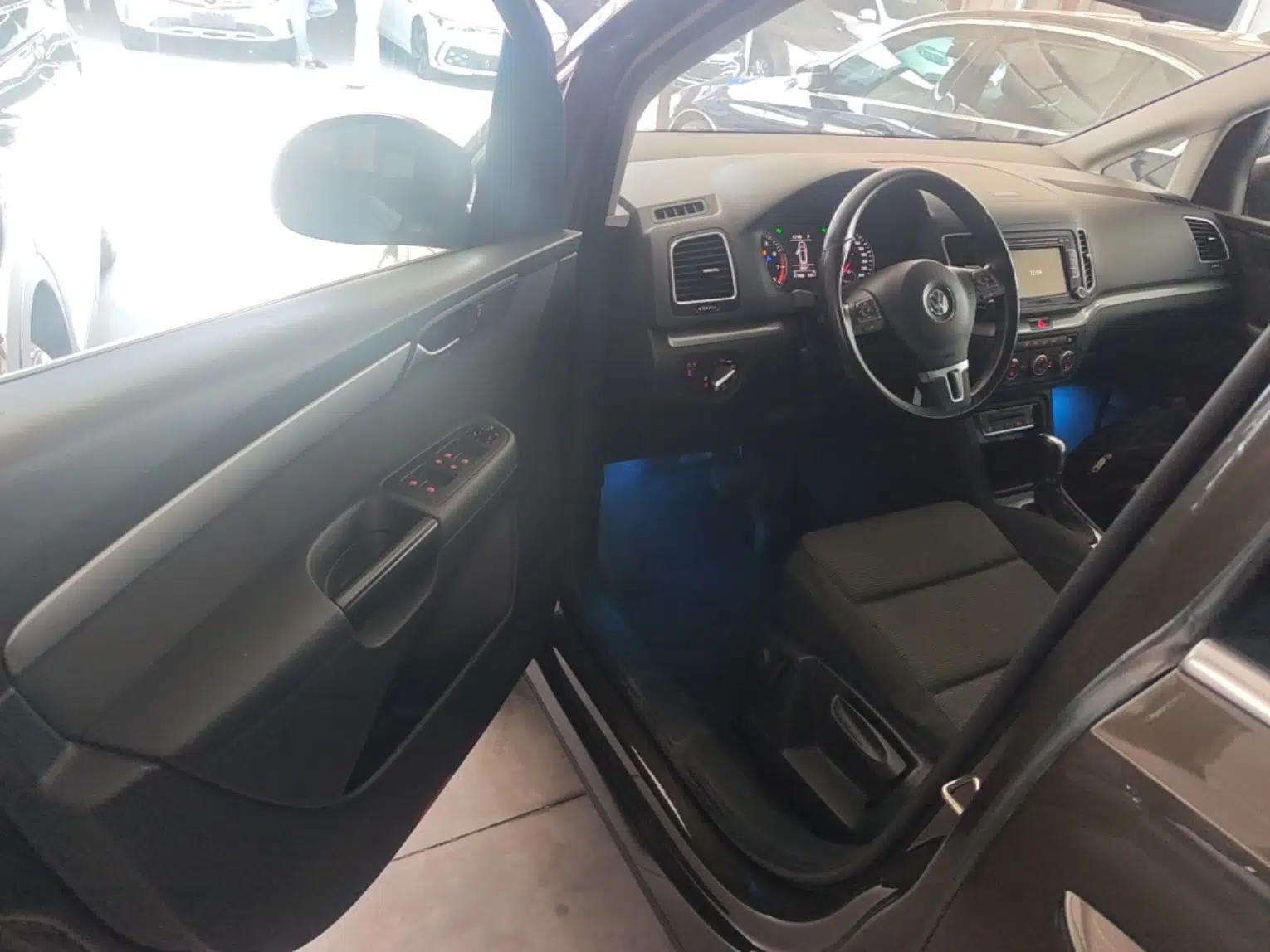 Volkswagen Sharan 2014 2.0 TSI Standard Model — миниатюра 18