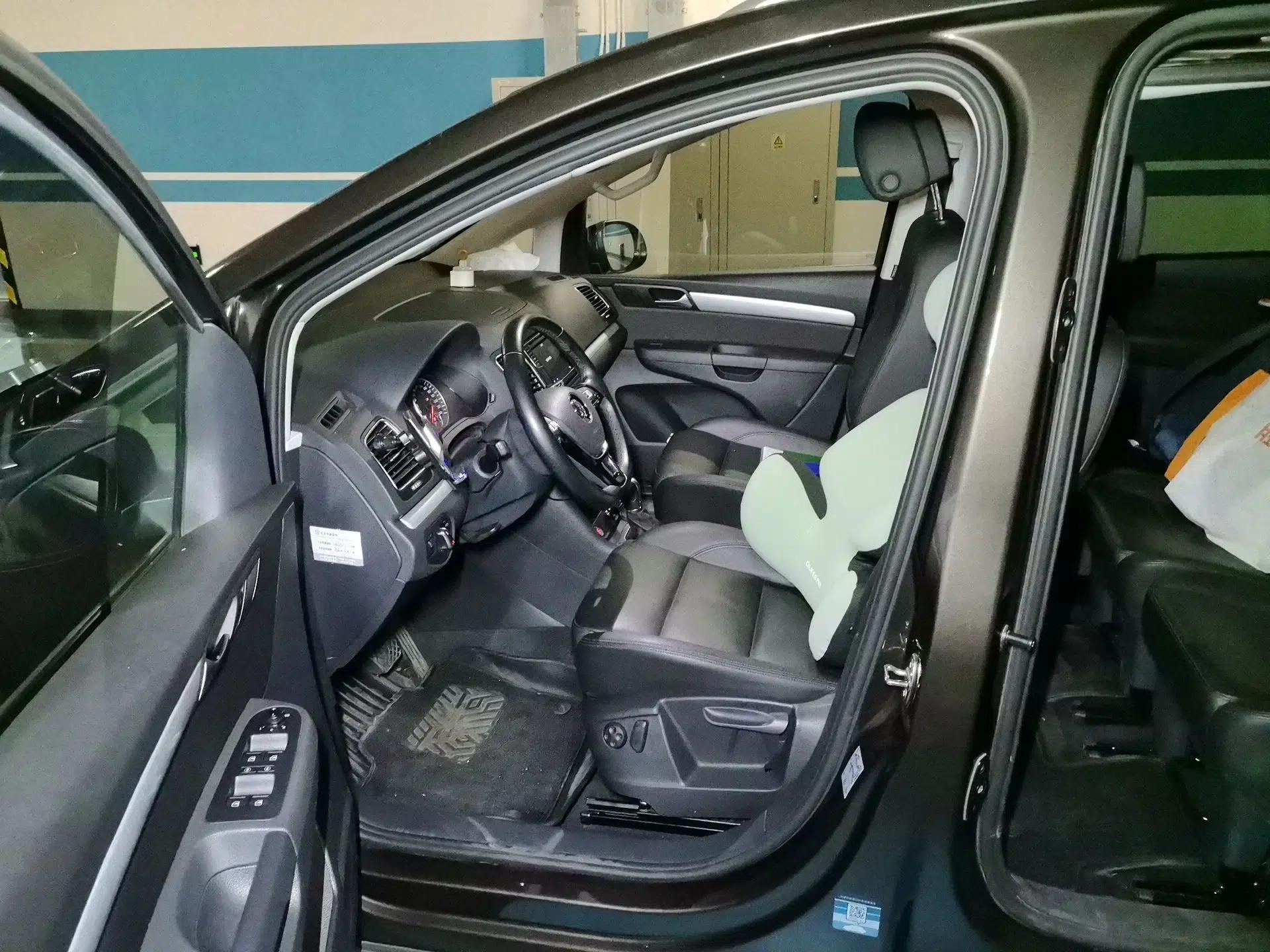 Volkswagen Sharan 2019 380TSI Comfort Edition 7-Seater — миниатюра 16