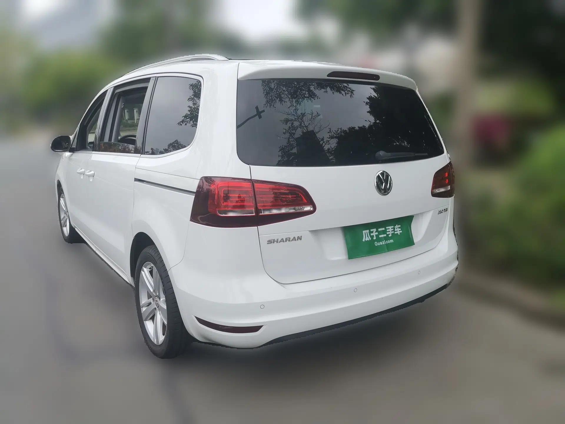 Volkswagen Sharan 2018 380TSI Comfort Edition 7-Seater — миниатюра 4