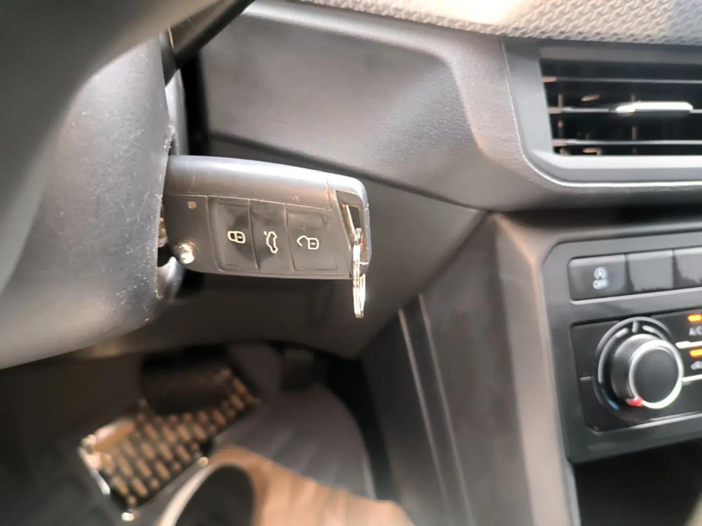 Volkswagen Tacqua 2020 1.5L Automatic Shang — миниатюра 12