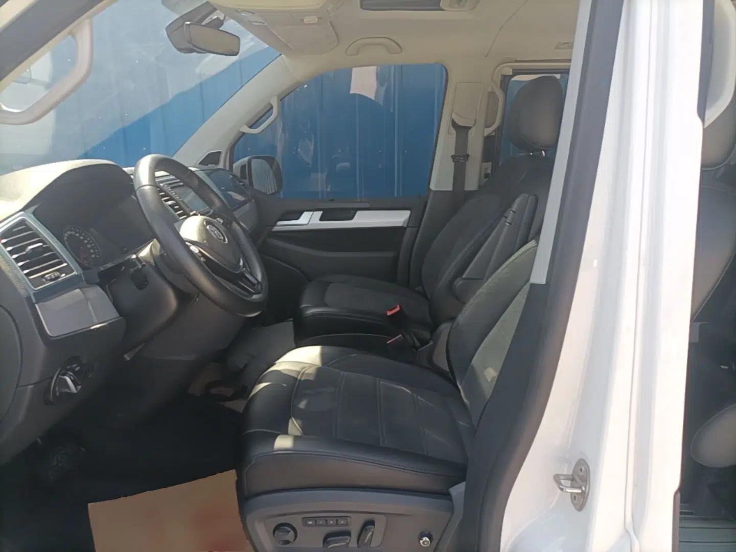Volkswagen Multivan 2018 2.0 TSI Four-Wheel Drive Comfort Edition 7-Seater — миниатюра 18