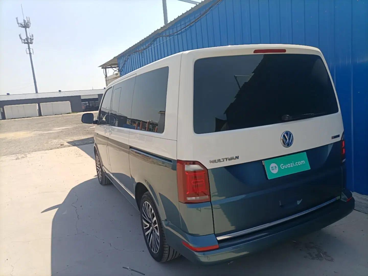 Volkswagen Multivan 2018 2.0 TSI Four-Wheel Drive Comfort Edition 7-Seater — миниатюра 4