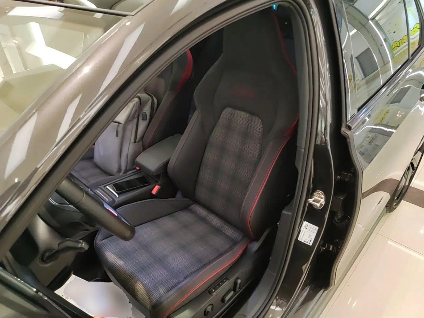 Volkswagen Golf GTI 2021 380TSI DSG GTI — миниатюра 18