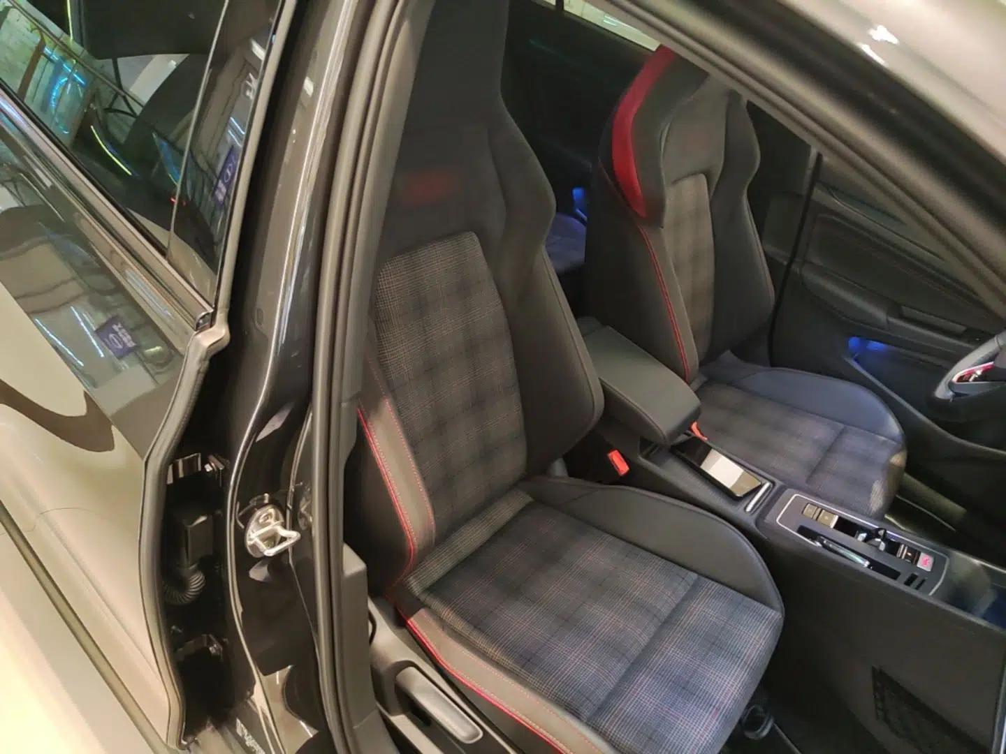 Volkswagen Golf GTI 2021 380TSI DSG GTI — миниатюра 23