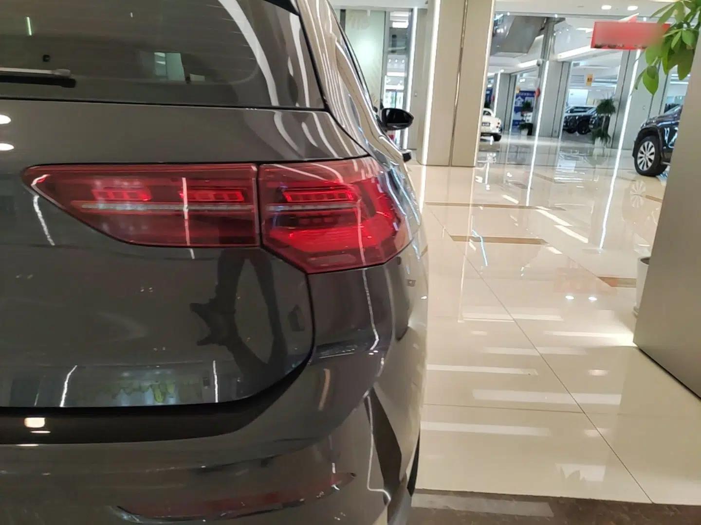 Volkswagen Golf GTI 2021 380TSI DSG GTI — миниатюра 7