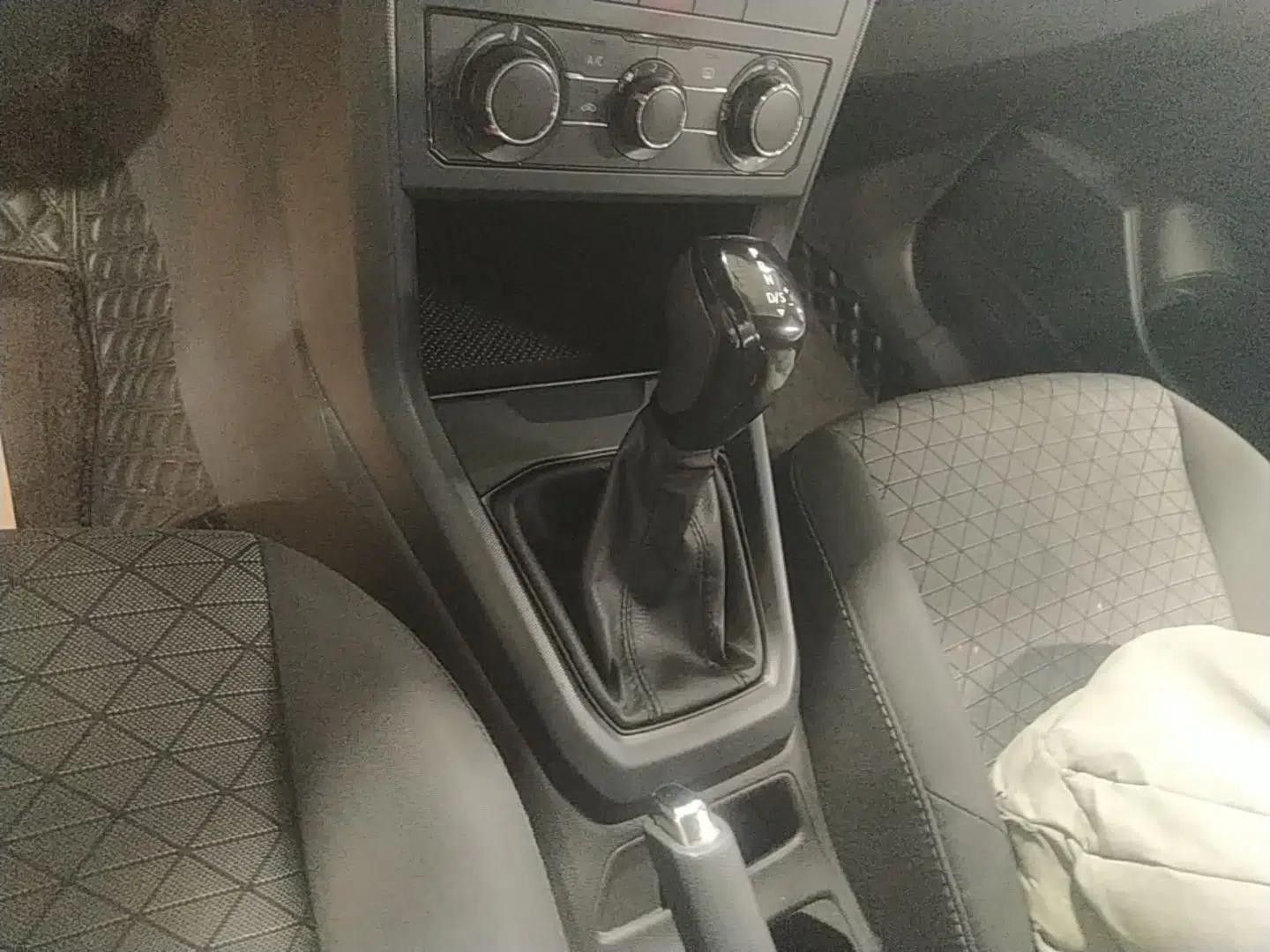 Volkswagen T-Cross 2021 1.5L Automatic Fashion Edition — миниатюра 17