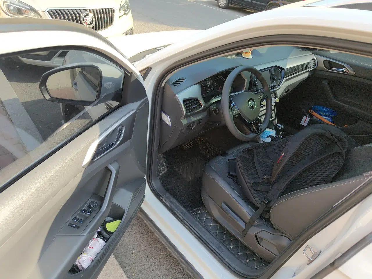 Volkswagen T-Cross 2019 1.5L Automatic Comfort Edition — миниатюра 17