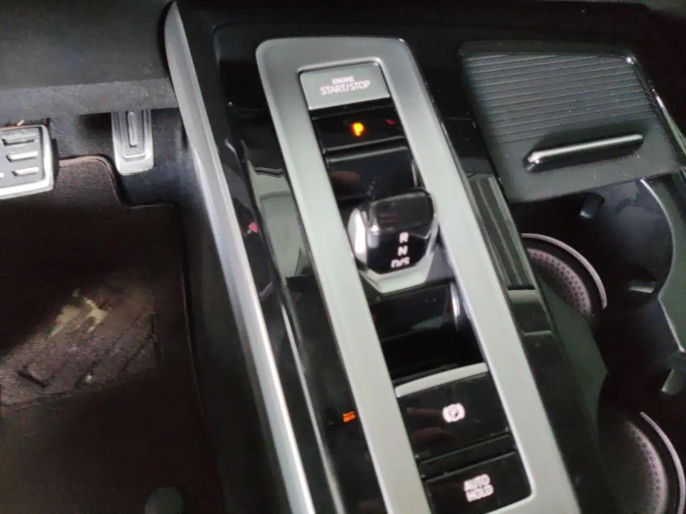 Volkswagen Tavendor 2023 380TSI Four-Wheel Drive R-Line Cruise Edition — миниатюра 17