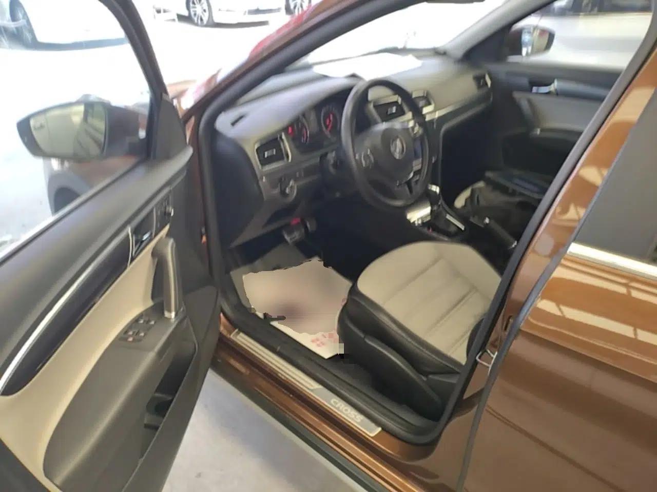 Volkswagen Cross Lavida 2014 1.6L Automatic — миниатюра 19