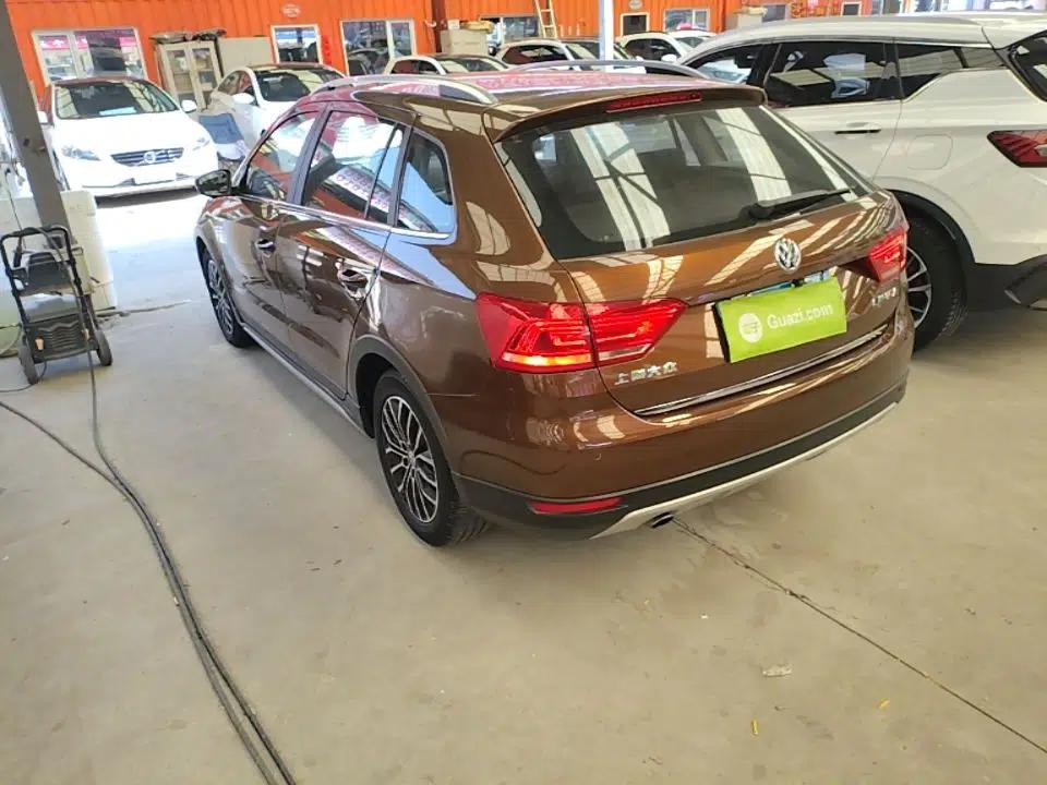 Volkswagen Cross Lavida 2014 1.6L Automatic — миниатюра 4
