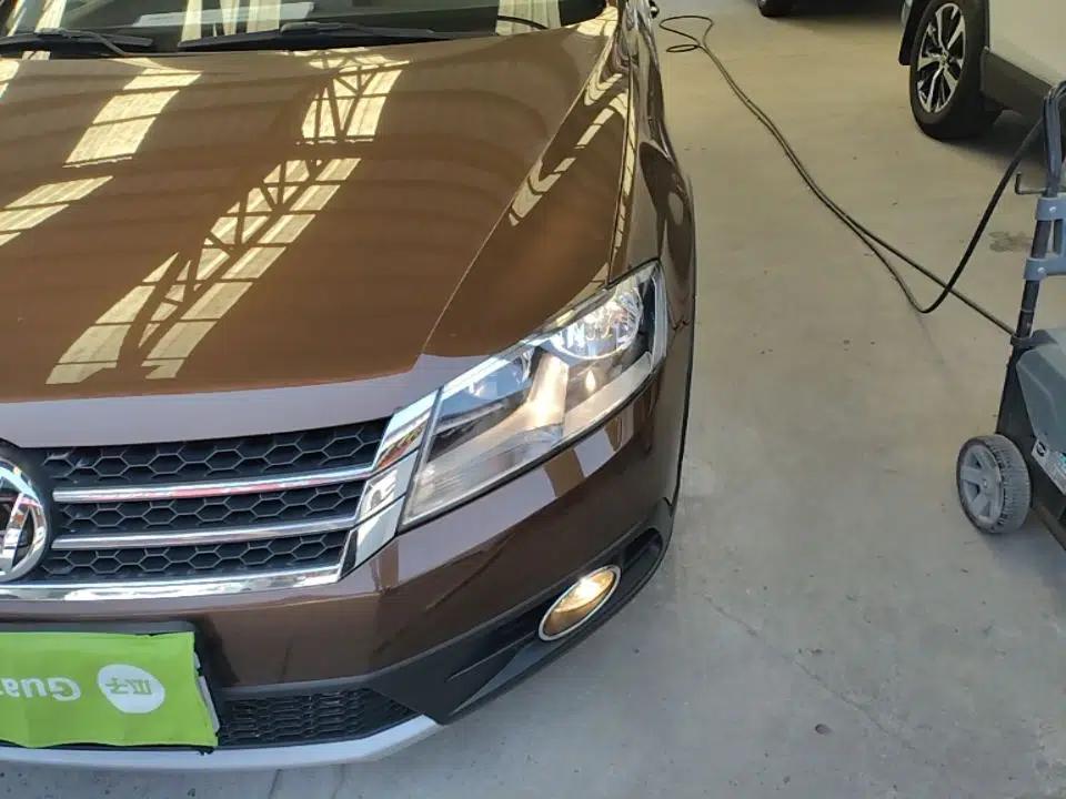 Volkswagen Cross Lavida 2014 1.6L Automatic — миниатюра 9