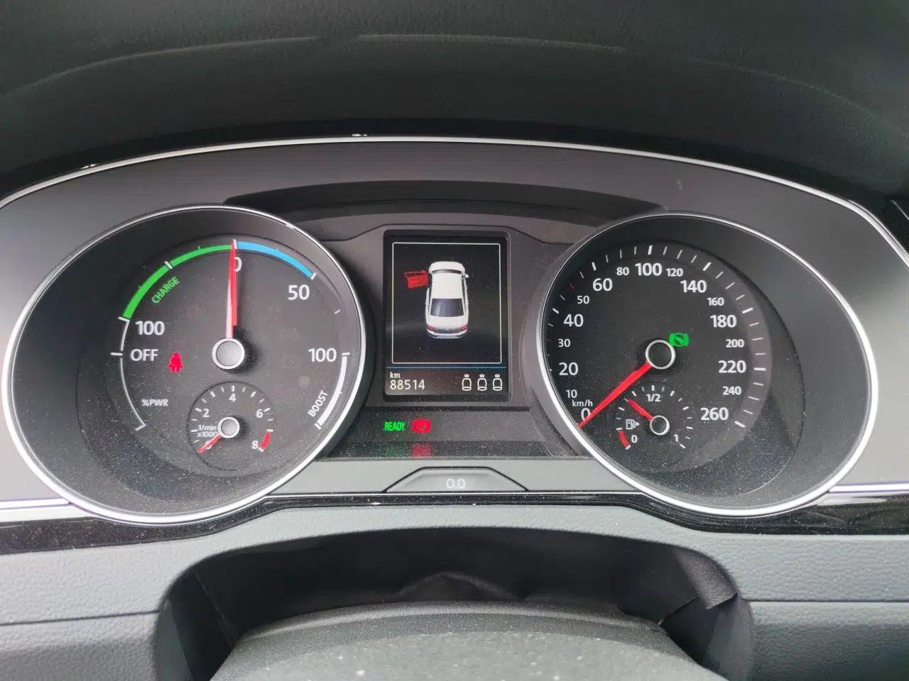 Volkswagen Magotan GTE Plug-in Hybrid 2020 GTE Luxury Model — миниатюра 12