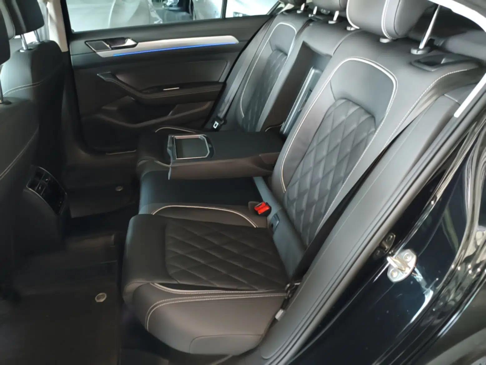 Volkswagen Magotan GTE Plug-in Hybrid 2022 GTE Luxury Model — миниатюра 20