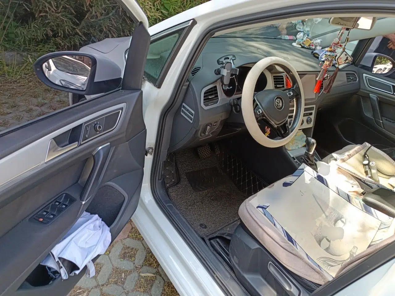 Volkswagen Golf Sportsvan 2016 230TSI Automatic Trend Edition — миниатюра 17