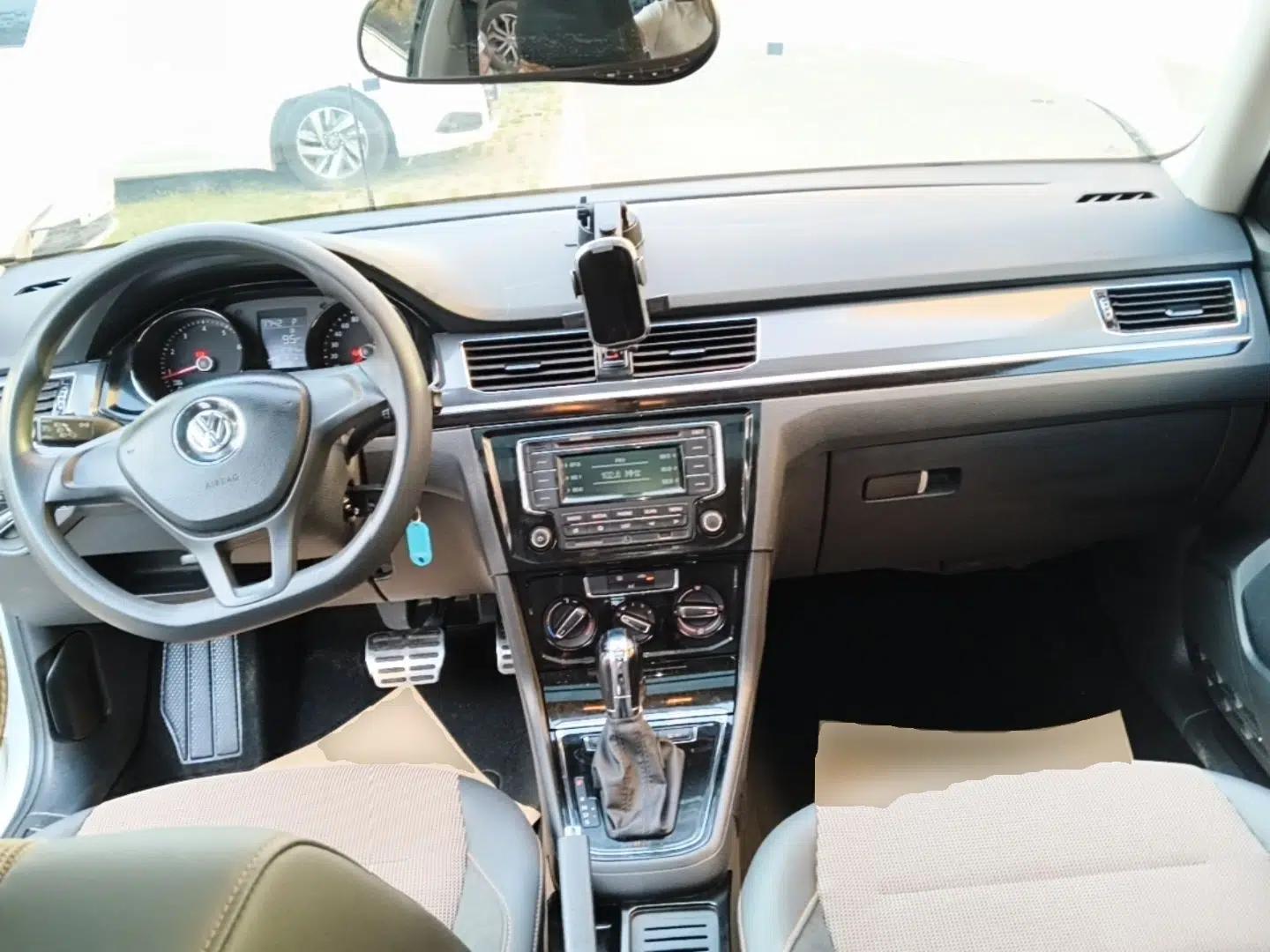 Volkswagen C-TREK 2017 1.6L Automatic Comfort Model — миниатюра 12