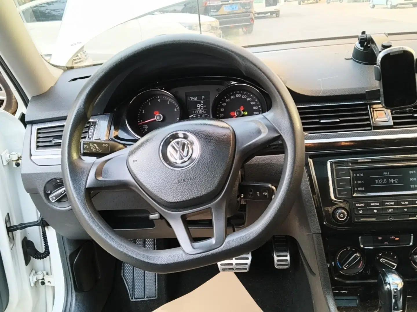 Volkswagen C-TREK 2017 1.6L Automatic Comfort Model — миниатюра 13