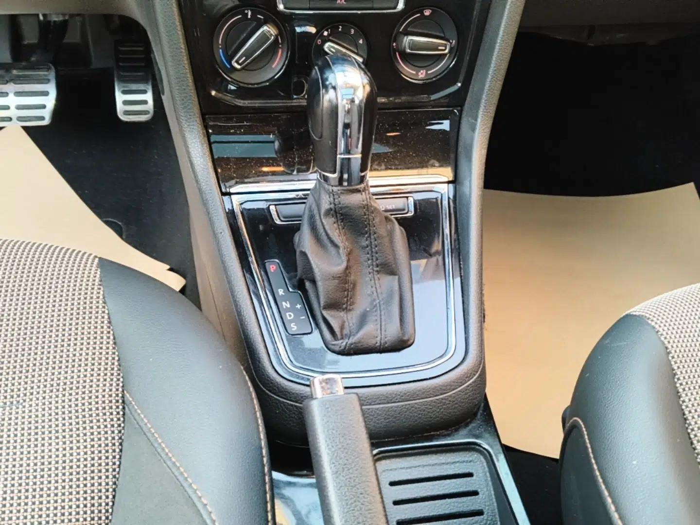 Volkswagen C-TREK 2017 1.6L Automatic Comfort Model — миниатюра 16