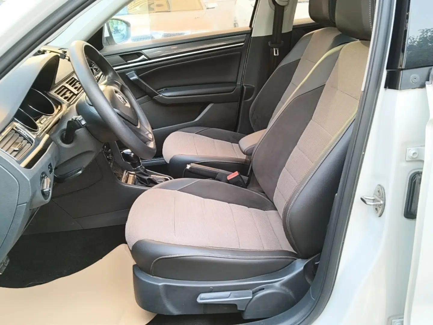 Volkswagen C-TREK 2017 1.6L Automatic Comfort Model — миниатюра 17