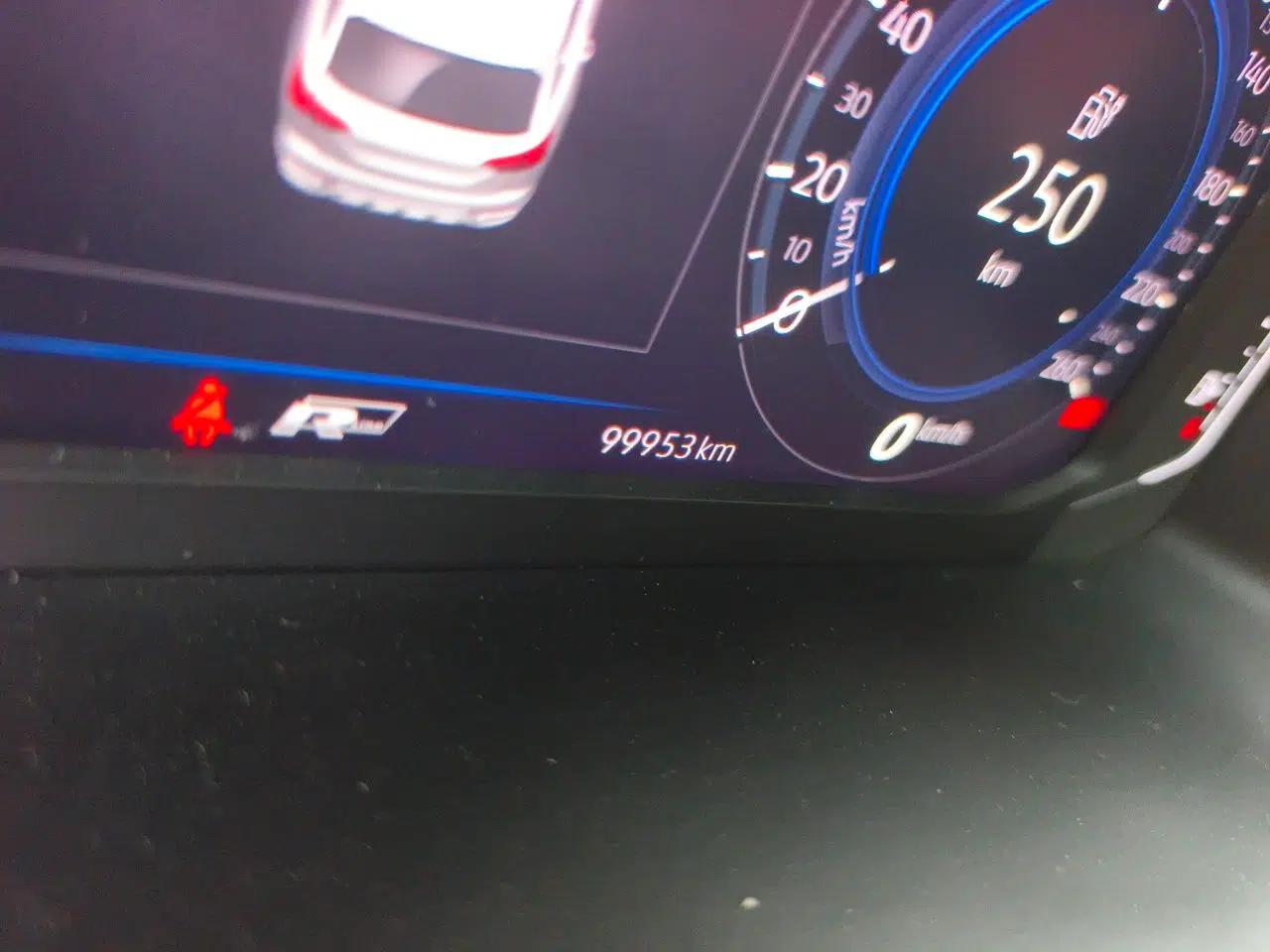 Volkswagen Tayron GTE Plug-in Hybrid 2020 1.4T Luxury Model — миниатюра 13
