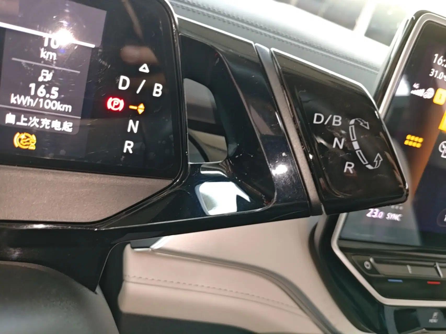 Volkswagen ID.6 CROZZ 2021 Long-Range PRO Edition — миниатюра 14