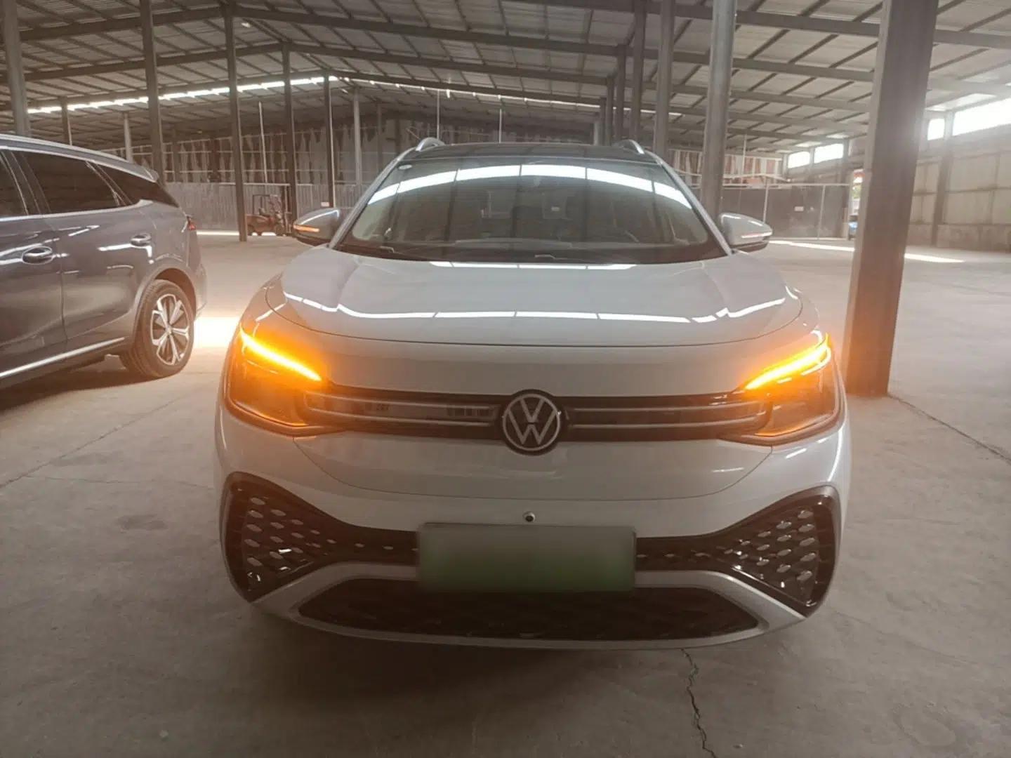 Volkswagen ID.6 CROZZ 2021 Revised Version Long-Range PURE+ Edition — миниатюра 2