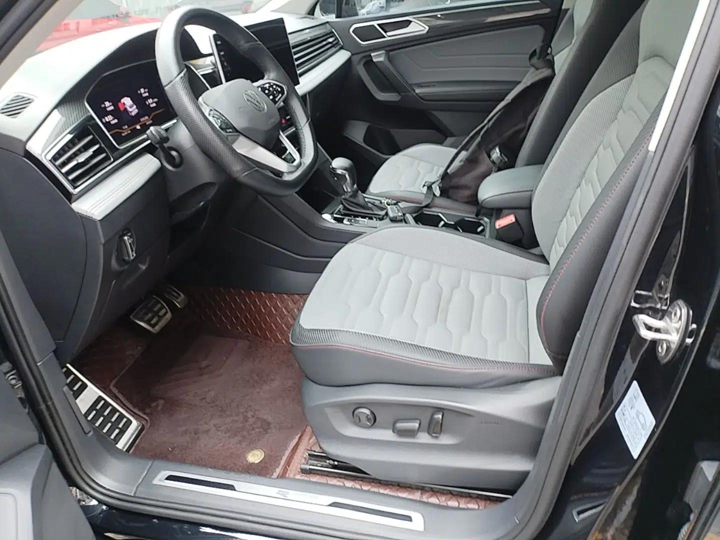 Volkswagen Tiguan X 2022 330TSI Two-Wheel-Drive Flagship Edition — миниатюра 18