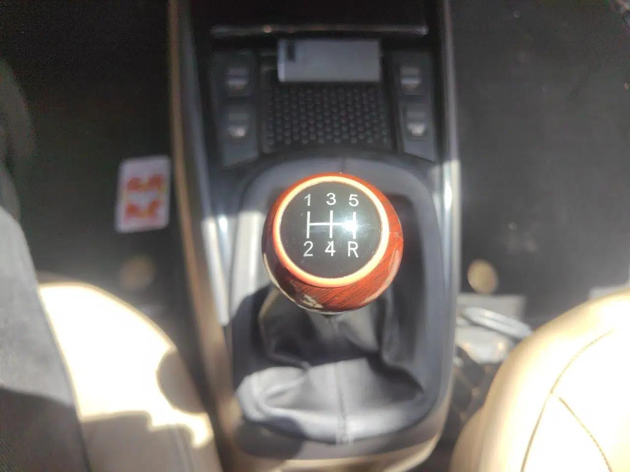 Volkswagen Santana Vista 2008 1.8L Manual Sishang Model — миниатюра 15