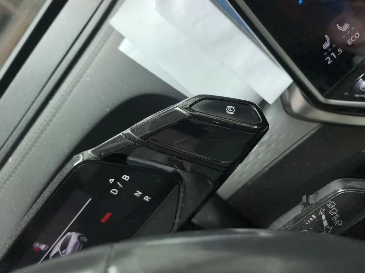 Volkswagen ID.6 X 2022 Smart Enjoyment Long-Range Edition — миниатюра 15
