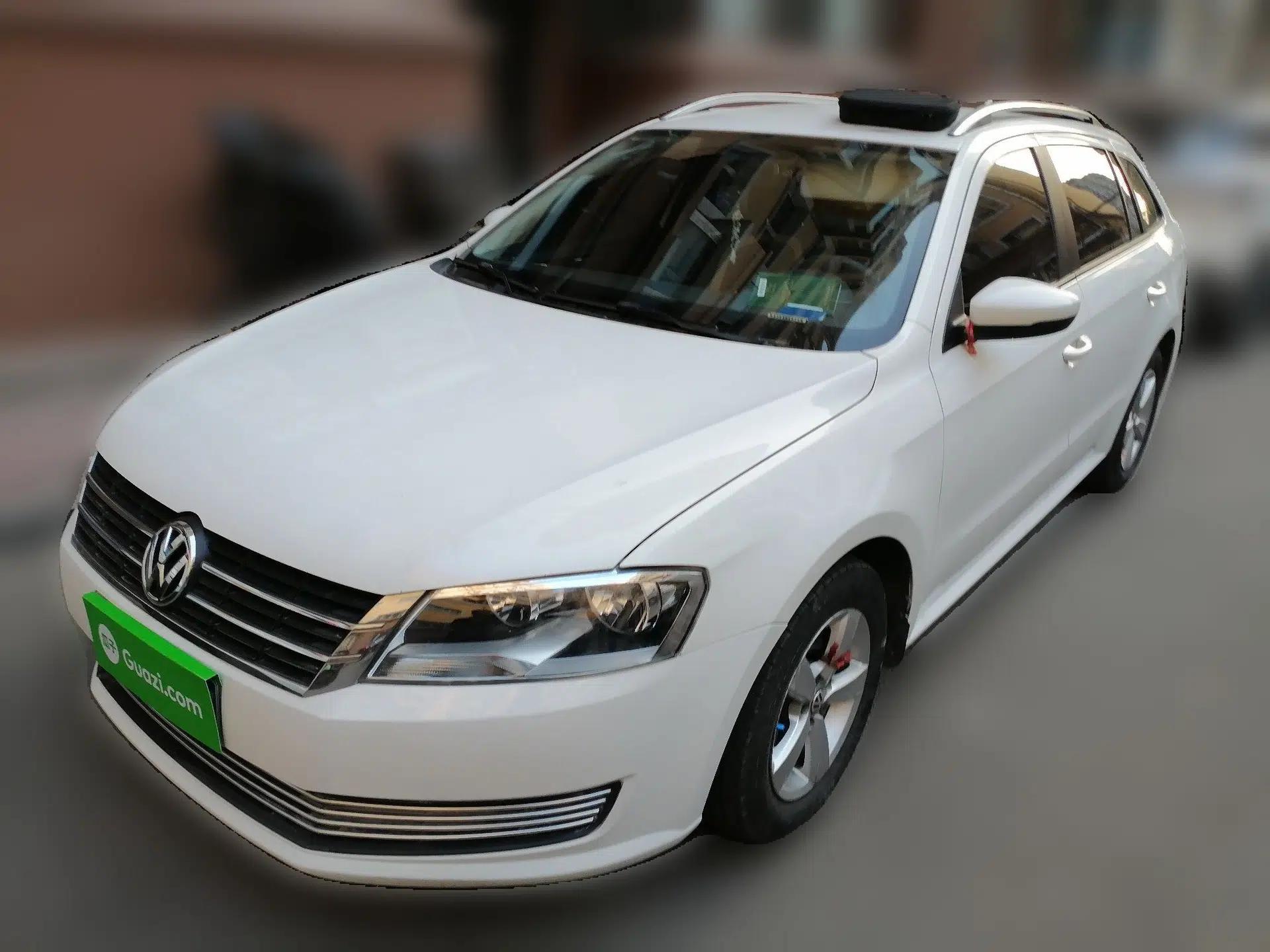 Volkswagen Gran Lavida 2013 1.6L Automatic Fashion Model — миниатюра 1