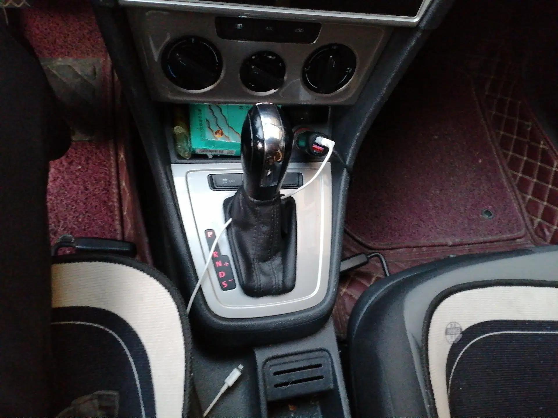 Volkswagen Gran Lavida 2013 1.6L Automatic Fashion Model — миниатюра 15