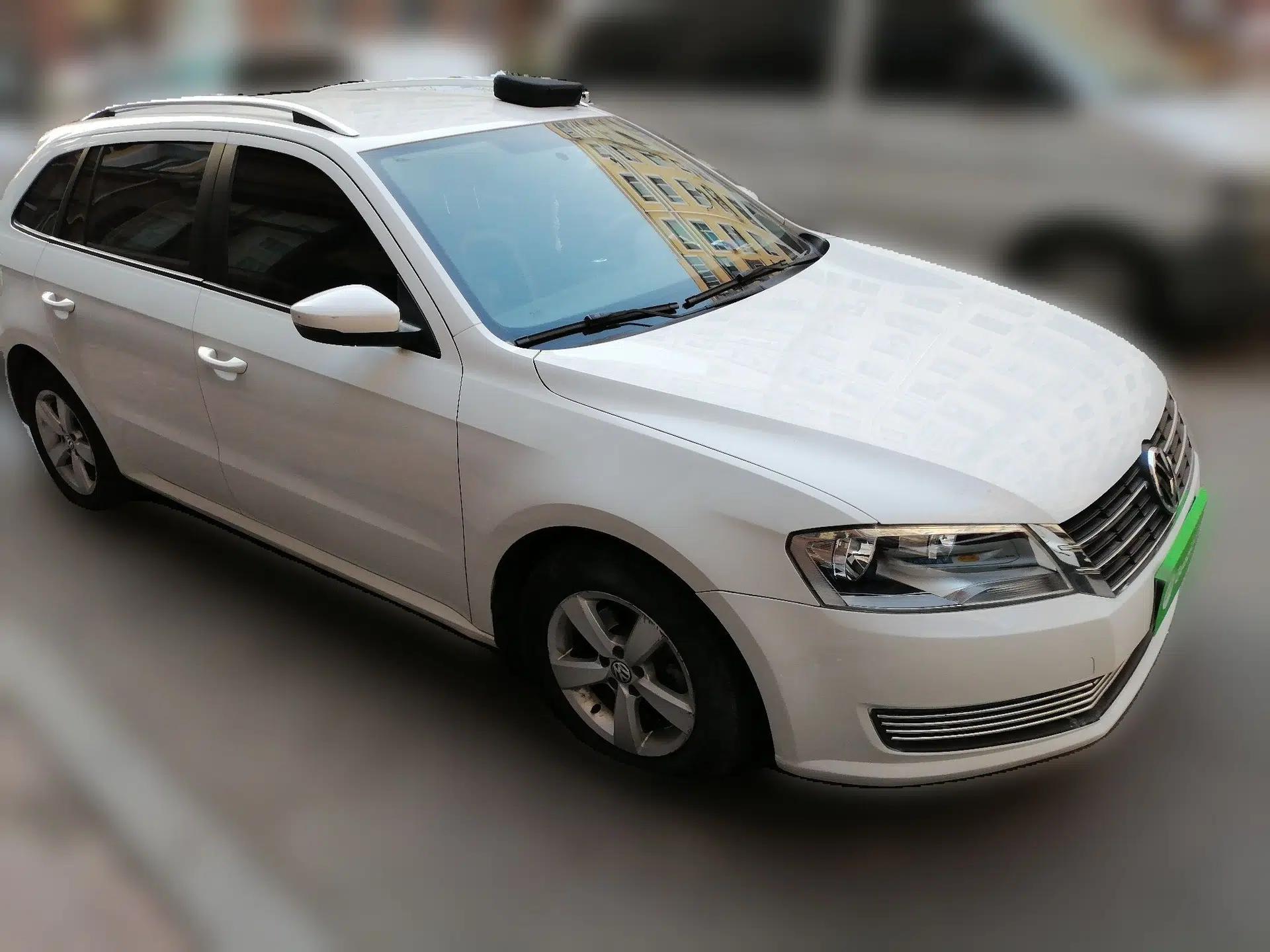 Volkswagen Gran Lavida 2013 1.6L Automatic Fashion Model — миниатюра 3