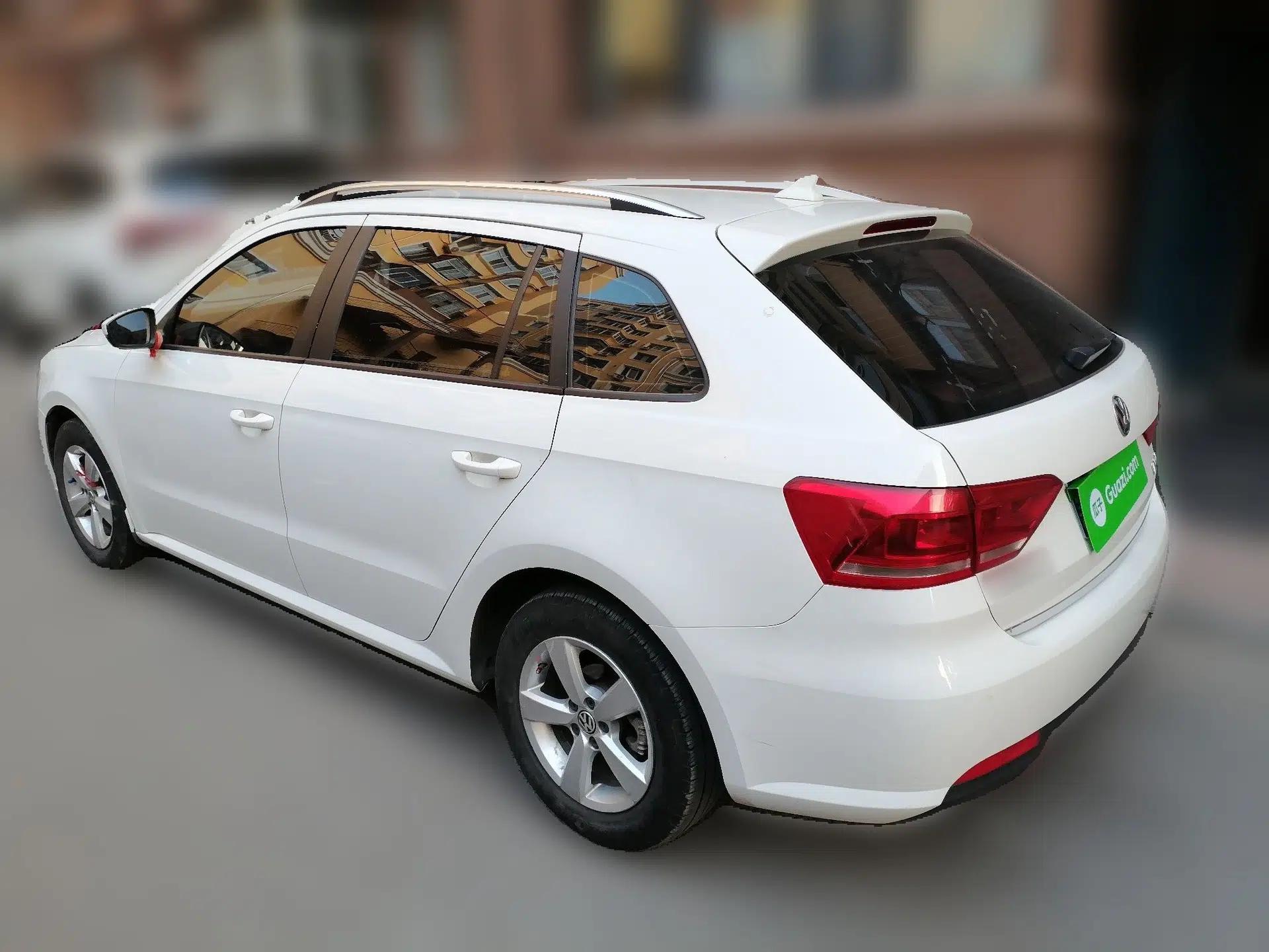 Volkswagen Gran Lavida 2013 1.6L Automatic Fashion Model — миниатюра 4