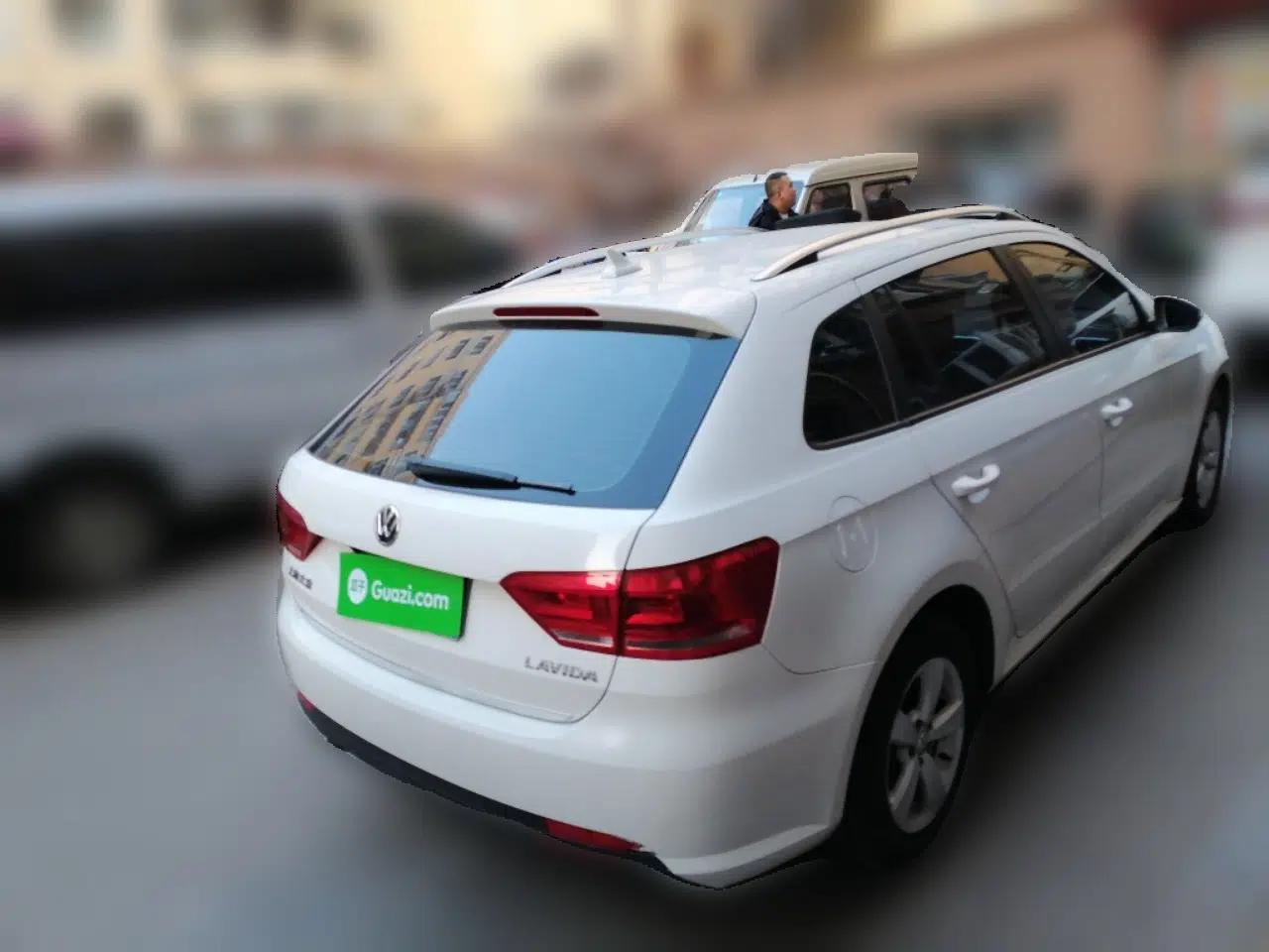 Volkswagen Gran Lavida 2013 1.6L Automatic Fashion Model — миниатюра 6