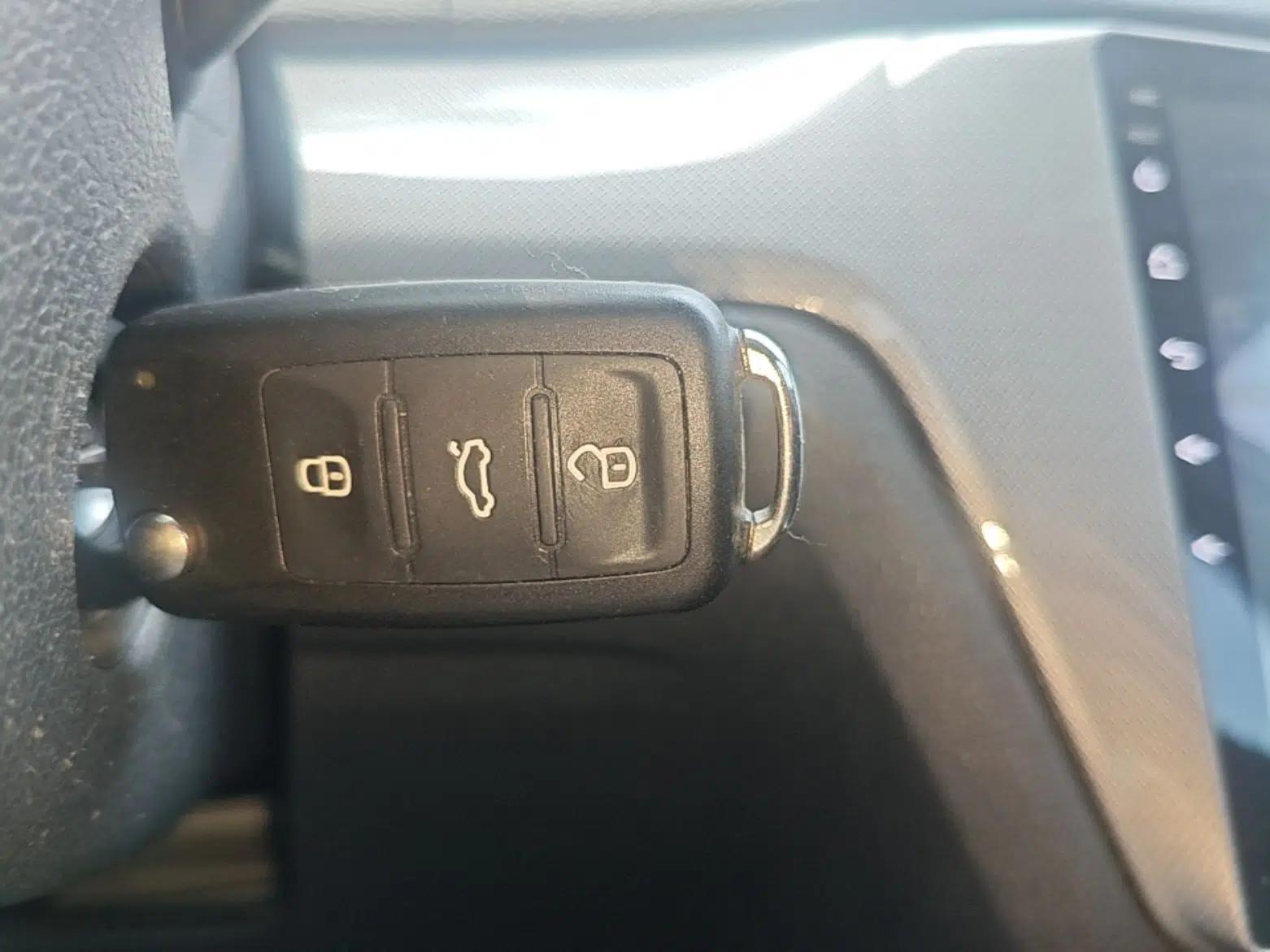 Volkswagen Gran Lavida 2015 230TSI DSG Comfort Edition — миниатюра 12