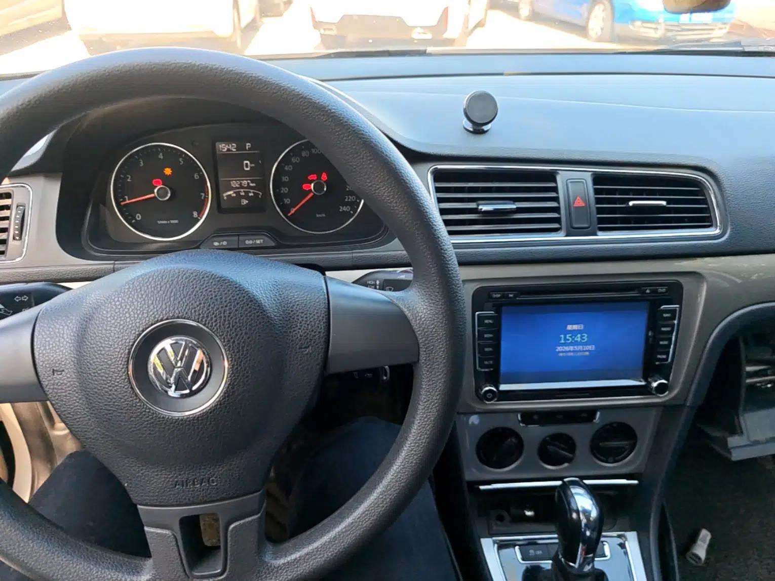 Volkswagen Gran Lavida 2013 1.6L Automatic Comfort Model — миниатюра 12