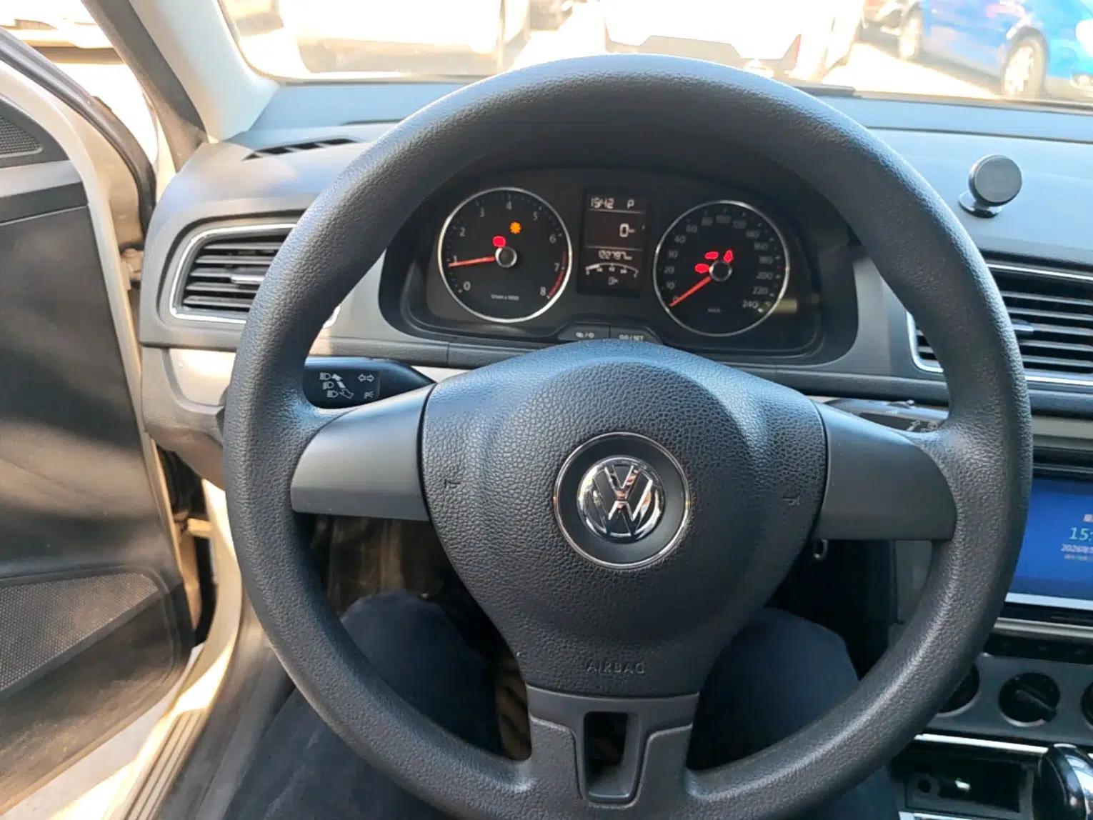 Volkswagen Gran Lavida 2013 1.6L Automatic Comfort Model — миниатюра 13