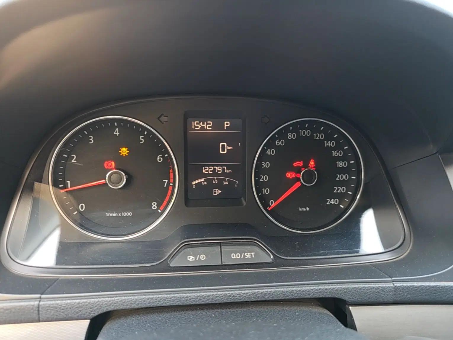 Volkswagen Gran Lavida 2013 1.6L Automatic Comfort Model — миниатюра 14