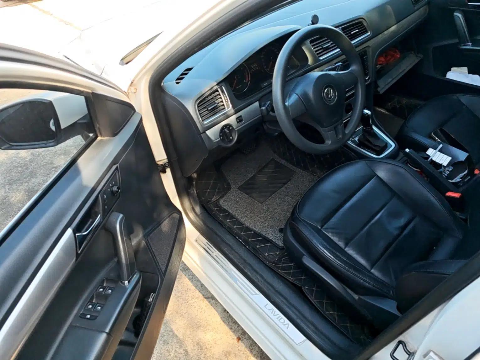 Volkswagen Gran Lavida 2013 1.6L Automatic Comfort Model — миниатюра 18