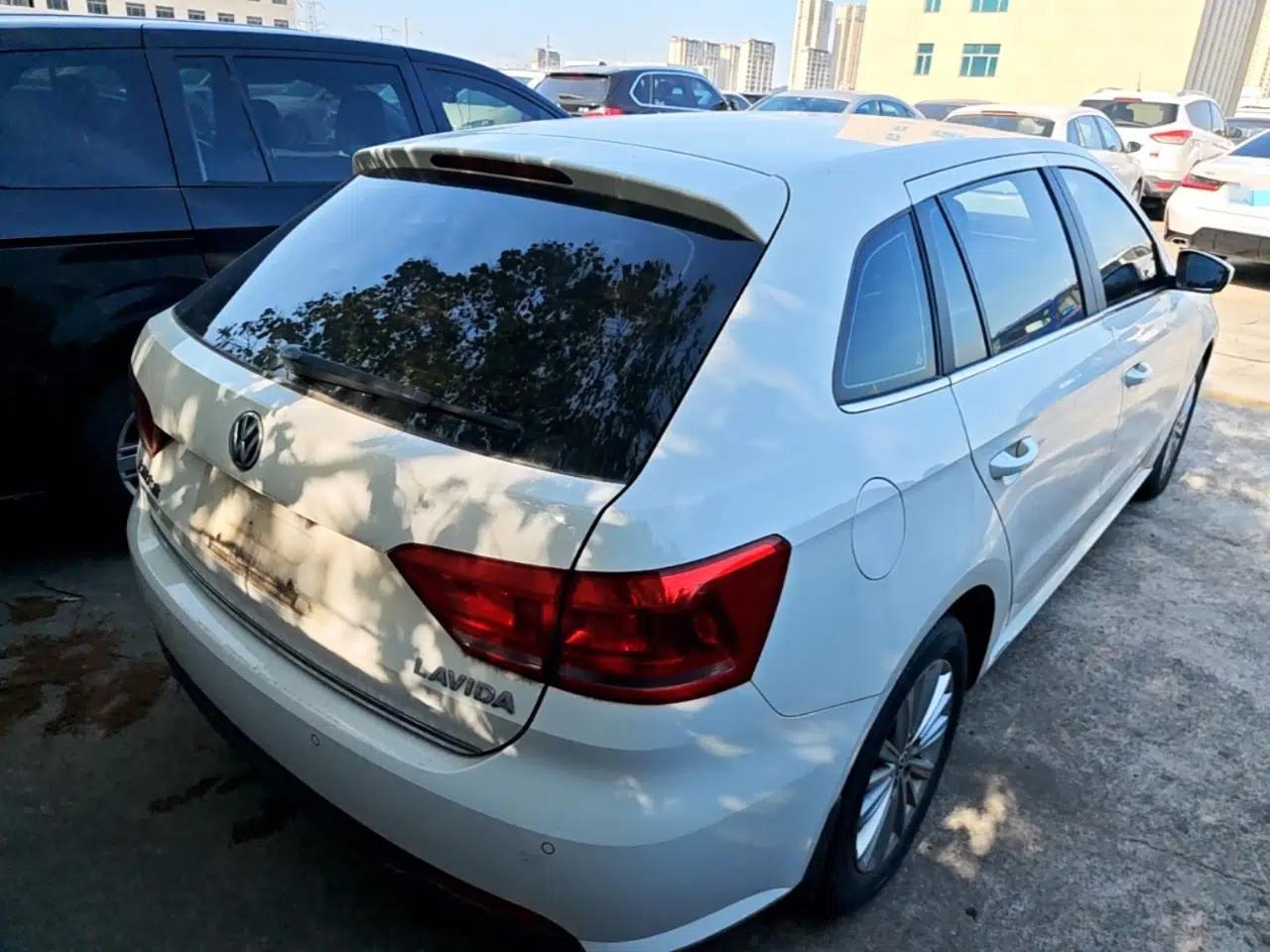 Volkswagen Gran Lavida 2013 1.6L Automatic Comfort Model — миниатюра 4