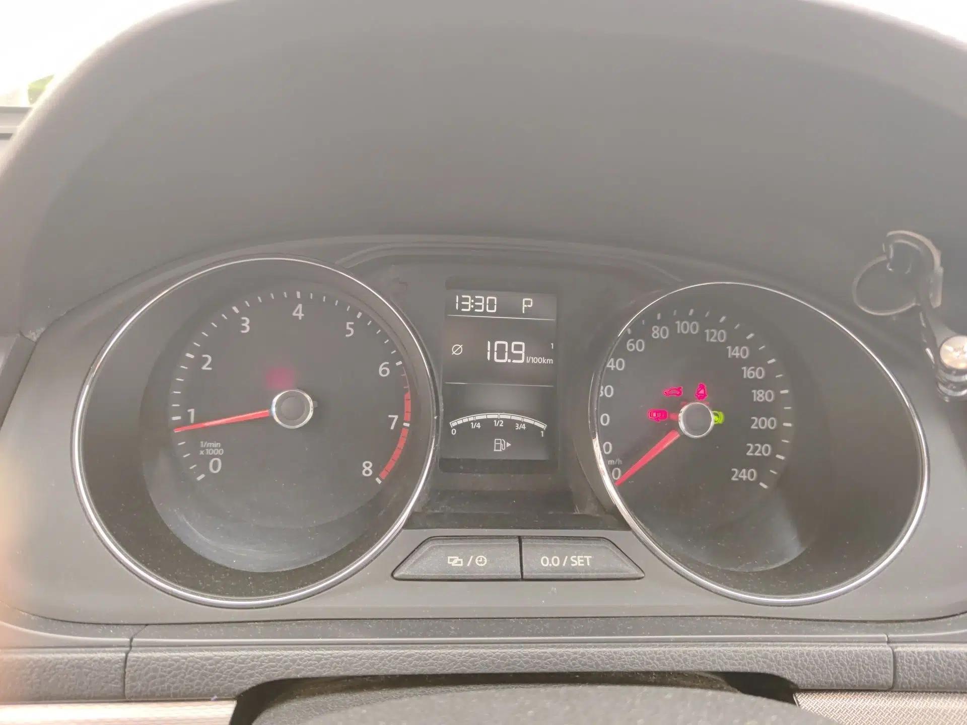Volkswagen Gran Lavida 2015 1.6L Automatic Comfort Edition — миниатюра 10