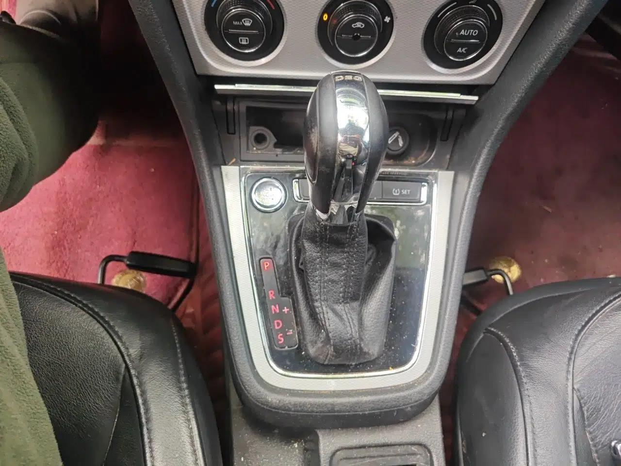 Volkswagen Gran Lavida 2014 1.4TSI Automatic Sport Edition — миниатюра 15