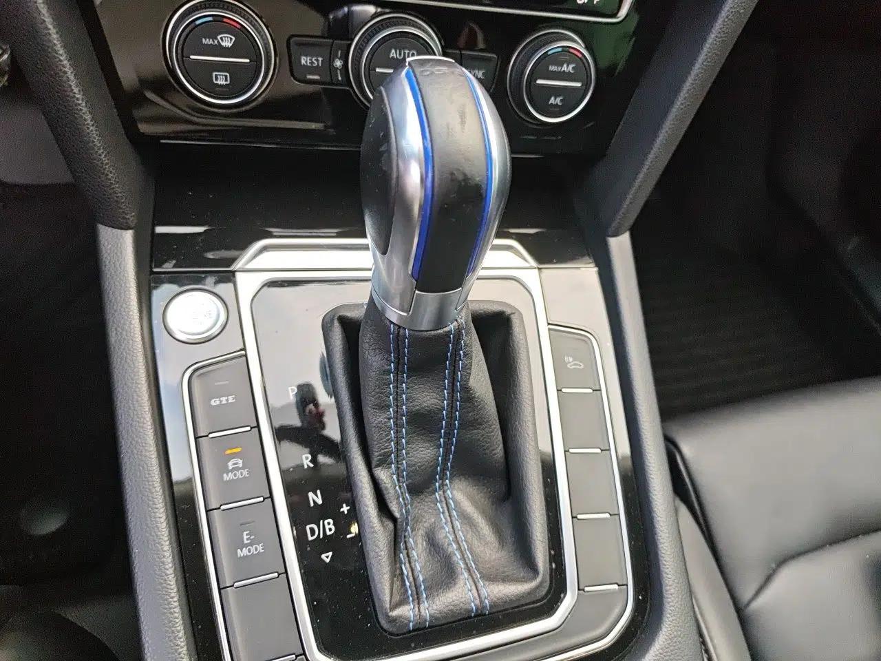 Volkswagen Variant New Energy 2019 GTE model — миниатюра 12