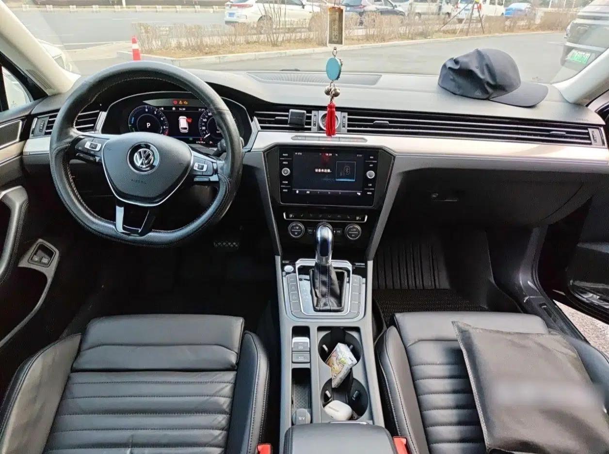 Volkswagen Variant New Energy 2019 GTE model — миниатюра 16