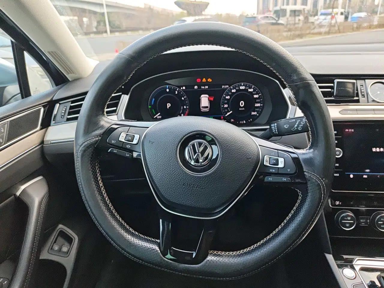 Volkswagen Variant New Energy 2019 GTE model — миниатюра 8