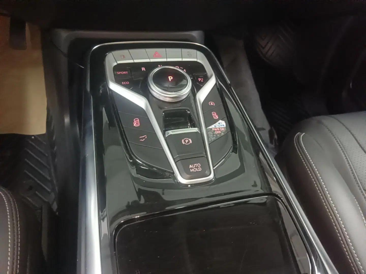 SAIC MAXUS G20 2021 PLUS 2.0T Gasoline Automatic Luxury Edition — миниатюра 16