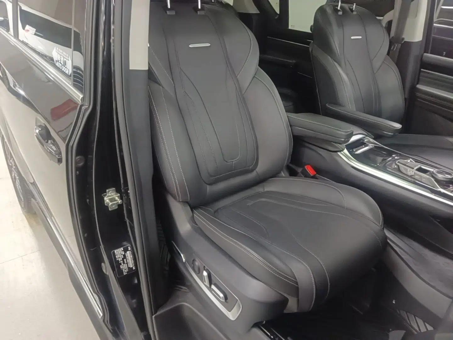 SAIC MAXUS G20 2021 PLUS 2.0T Gasoline Automatic Luxury Edition — миниатюра 23