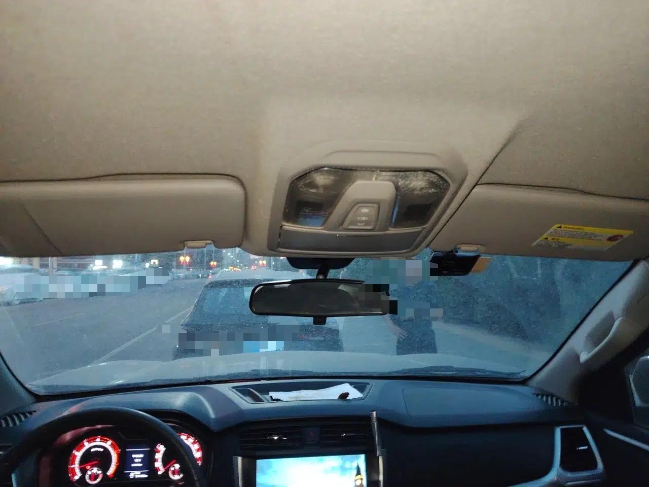 SAIC MAXUS T60 2017 2.4L Gasoline Manual Two-Wheel Drive High-Ride Elite Standard Van — миниатюра 19