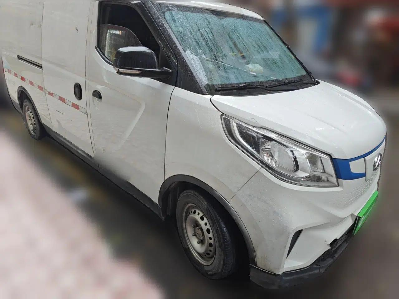 SAIC MAXUS EV30 2019 City Logistics Vehicle Fast Delivery Version Long Wheelbase Mengguli 35 kWh — миниатюра 3