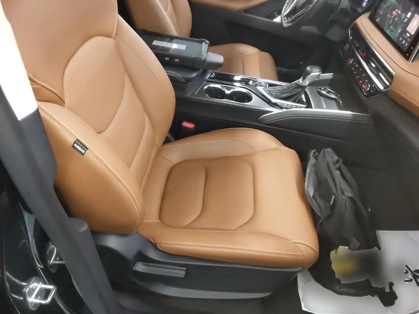 SAIC MAXUS D90 2017 2.0T Automatic Two-Wheel Drive - Uranus — миниатюра 23